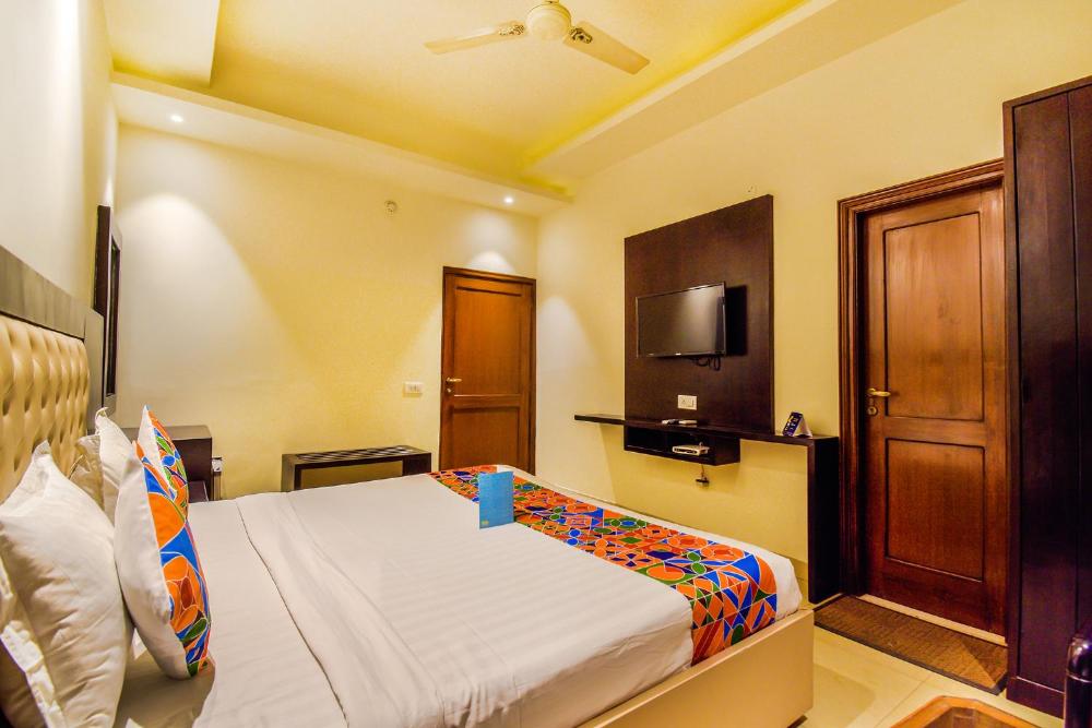 Room image 3