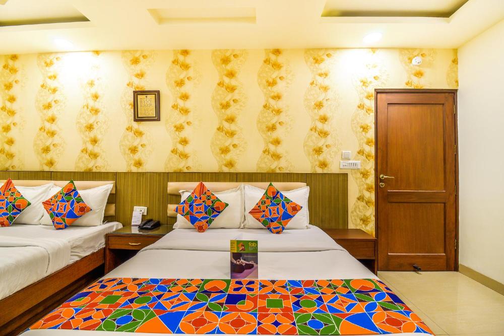 Room image 4