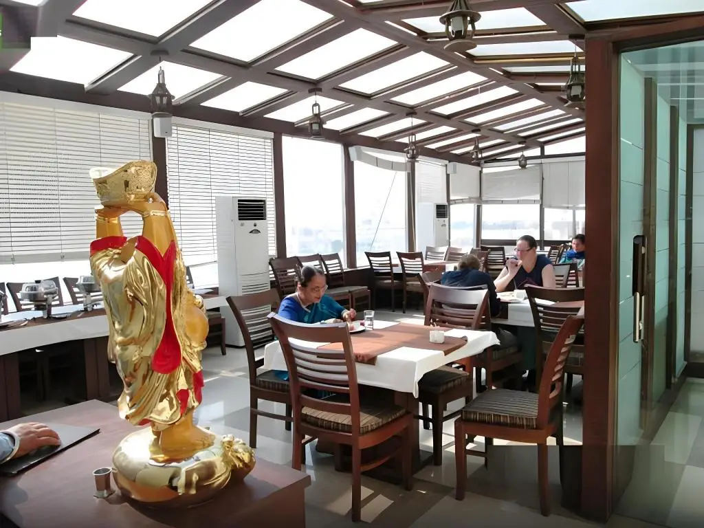 Hotel Le Golden 5